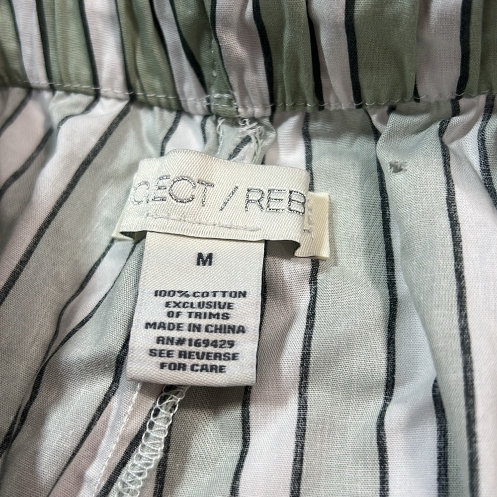 Project rebel pajama pants NWT size M
CLOSET CLEAN OUT SALE! - Picture 3 of 8
